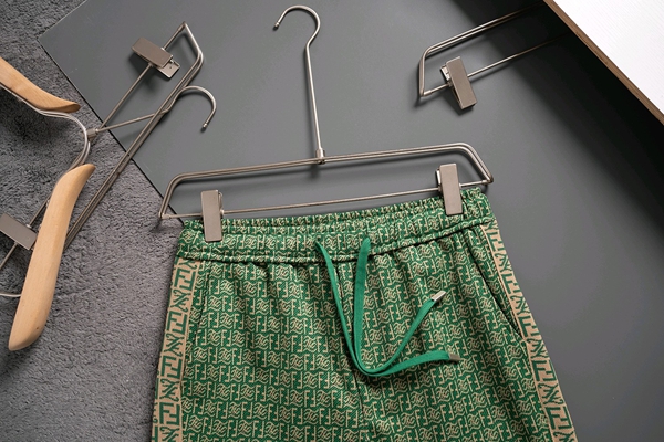 ブランドハーフパンツ側面デザイン